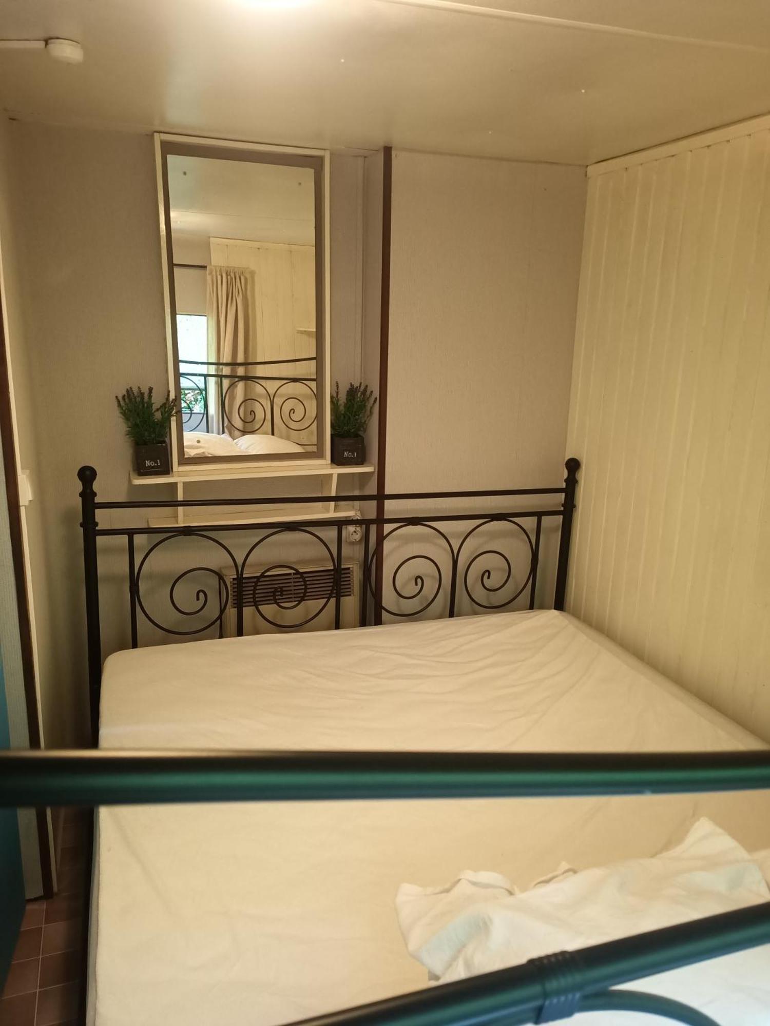 Ferme Les Therondels Saint-Pons-de-Thomieres Chambre photo